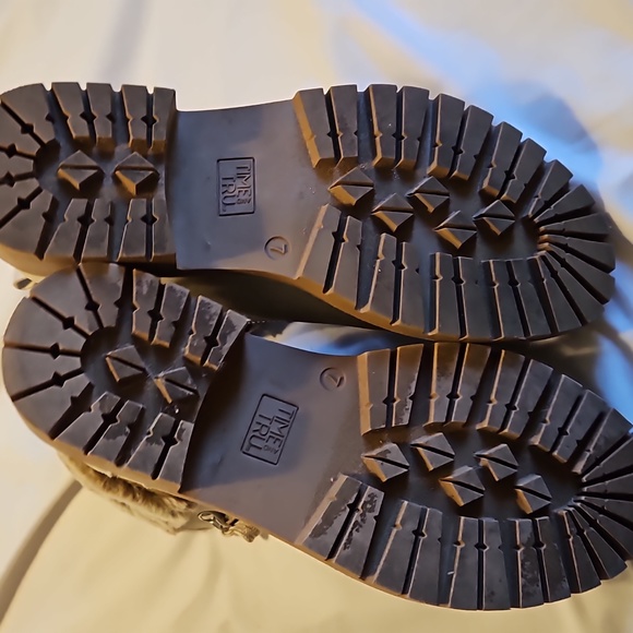 Boots Time and Tru boots with fur around  ankle - Picture 5 of 8